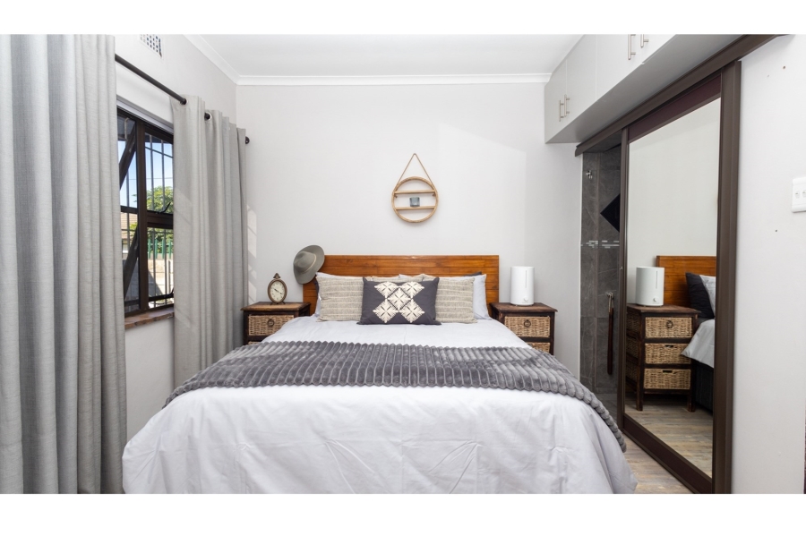 5 Bedroom Property for Sale in Avondale Western Cape